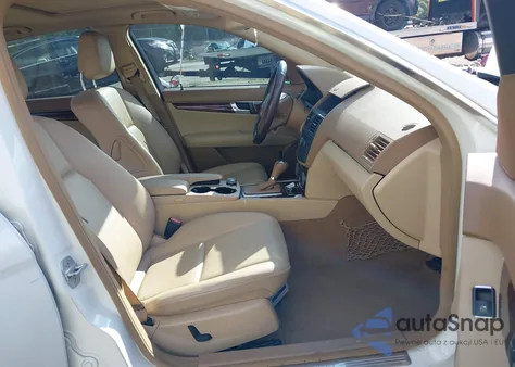 2008 Mercedes-Benz C 300 Luxury 4Matic/Sport 4Matic from USA, damaged, VIN WDDGF81X18F101408